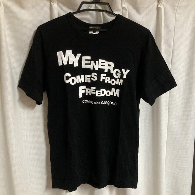 COMME des GARCONS HOMME PLUS(コムデギャルソンオムプリュス)のコムデギャルソン　ロゴTシャツ　黒 メンズのトップス(Tシャツ/カットソー(半袖/袖なし))の商品写真