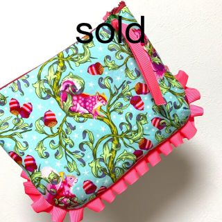 sale★チュラピンク　　りすとどんぐりのフリルポーチ