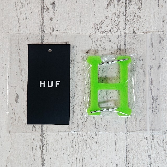 HUF(ハフ)の新品☆HUF カラビナ イエローグリーン メンズのファッション小物(キーホルダー)の商品写真