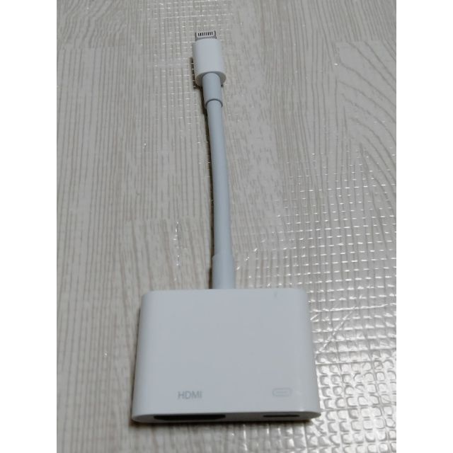 Apple(アップル)のアップル Apple Digital AV Adapter MD826AM/A スマホ/家電/カメラのPC/タブレット(PC周辺機器)の商品写真