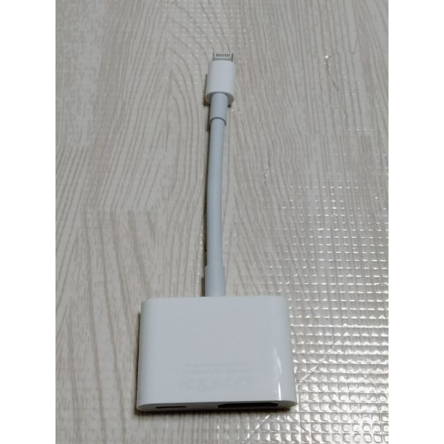 Apple(アップル)のアップル Apple Digital AV Adapter MD826AM/A スマホ/家電/カメラのPC/タブレット(PC周辺機器)の商品写真