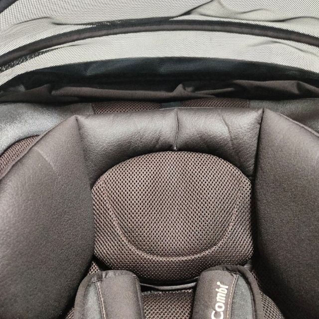 combi(コンビ)の【送料込】コンビ 綺麗 クルムーヴスマートISOFIX コンパクト 新生児～ キッズ/ベビー/マタニティの外出/移動用品(自動車用チャイルドシート本体)の商品写真