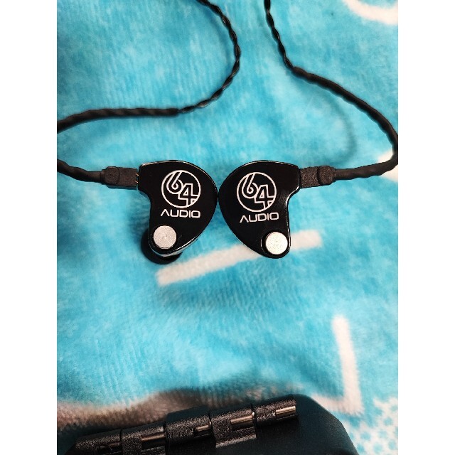 64audio U4 APEX 4BA スマホ/家電/カメラのオーディオ機器(ヘッドフォン/イヤフォン)の商品写真