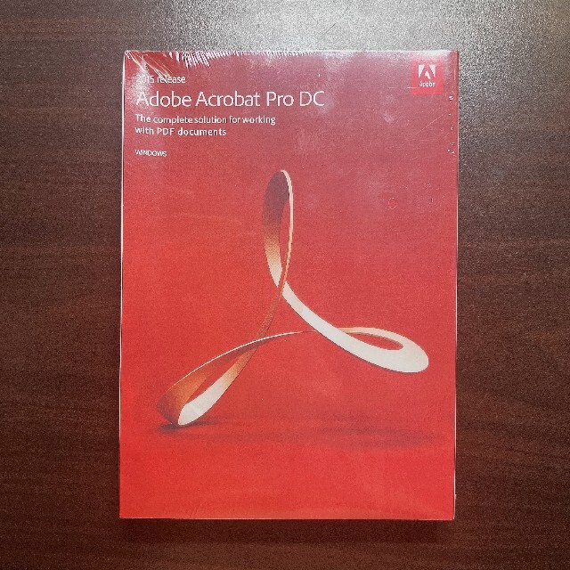 Adobe Acrobat pro DC 日本語対応 外箱損傷あり