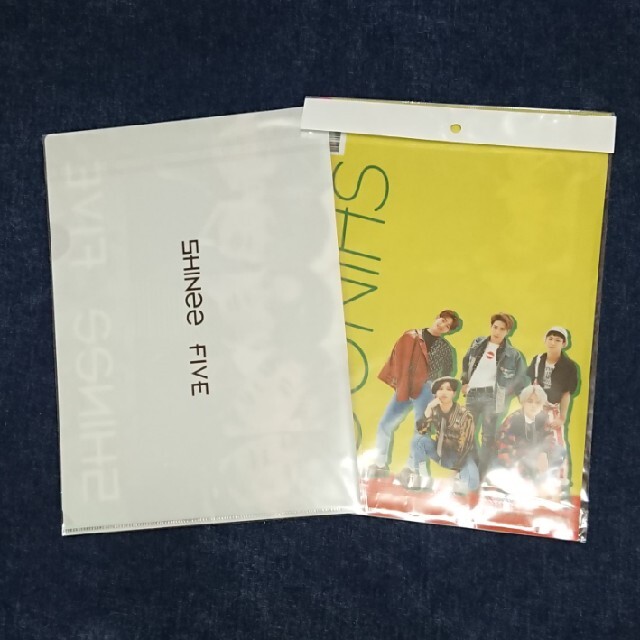 SHINee(シャイニー)のSHINee A4 クリアファイル　2枚 エンタメ/ホビーのタレントグッズ(アイドルグッズ)の商品写真