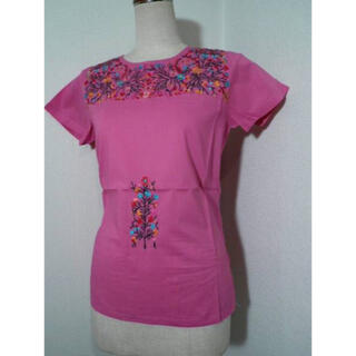 アンティックバティック(Antik batik)のANTIK BATIK 花柄刺繍カットソー　ピンク　M(シャツ/ブラウス(半袖/袖なし))