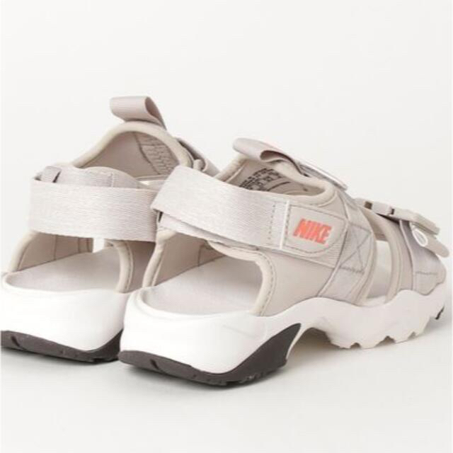 NIKE(ナイキ)のNIKE W CANYON SANDAL CV5515-201  新品 レディースの靴/シューズ(サンダル)の商品写真