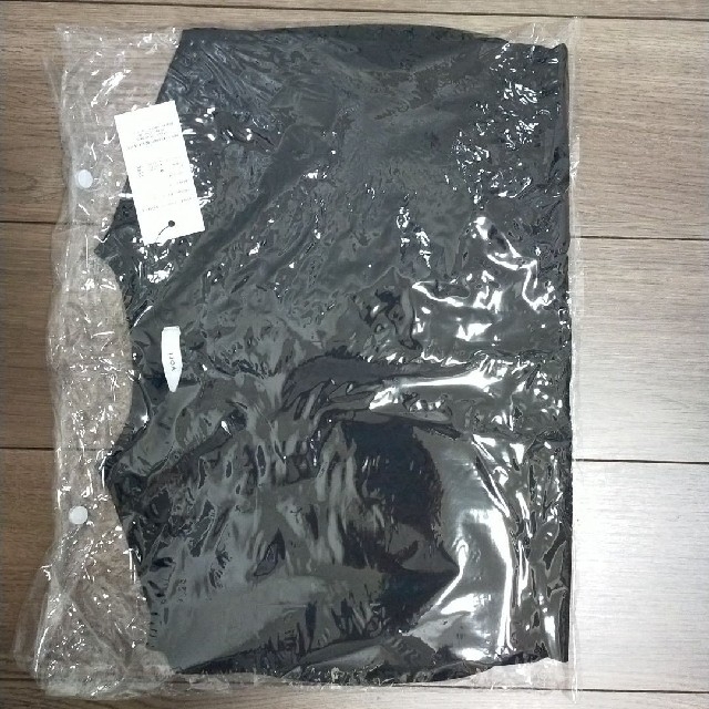 ☆新品未開封☆yori ヨリ ヘムフリルワイドTee ブラック【2022 SS】の