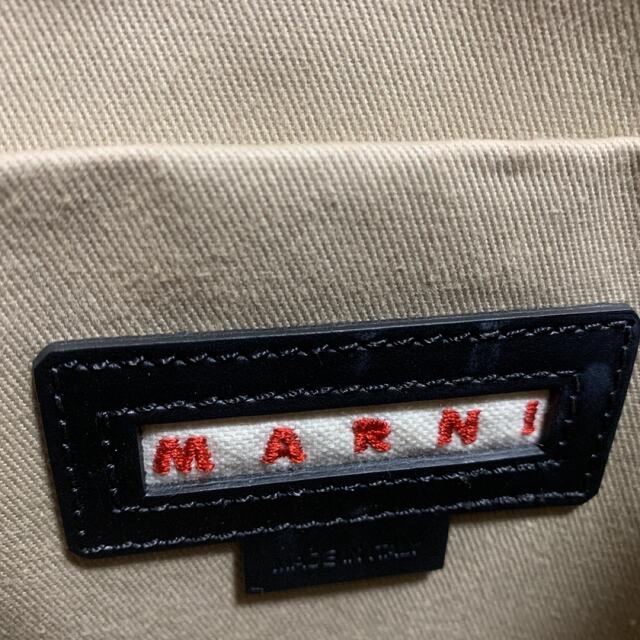 お値下げ！MARNI グロッシーグリップトートバッグ