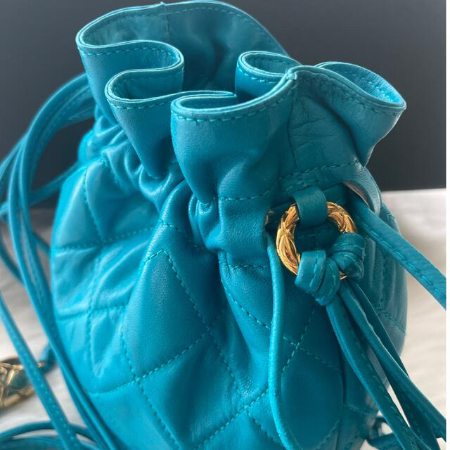 CHANEL(シャネル)の【美品】vintage CHANEL ターコイズブルー フリンジショルダーバッグ レディースのバッグ(ショルダーバッグ)の商品写真