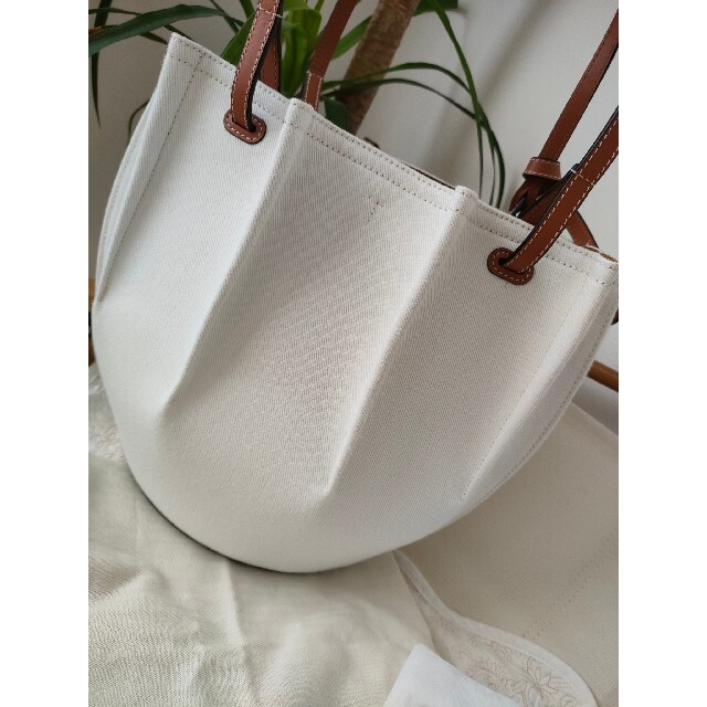 LOEWE シェル トートバッグ