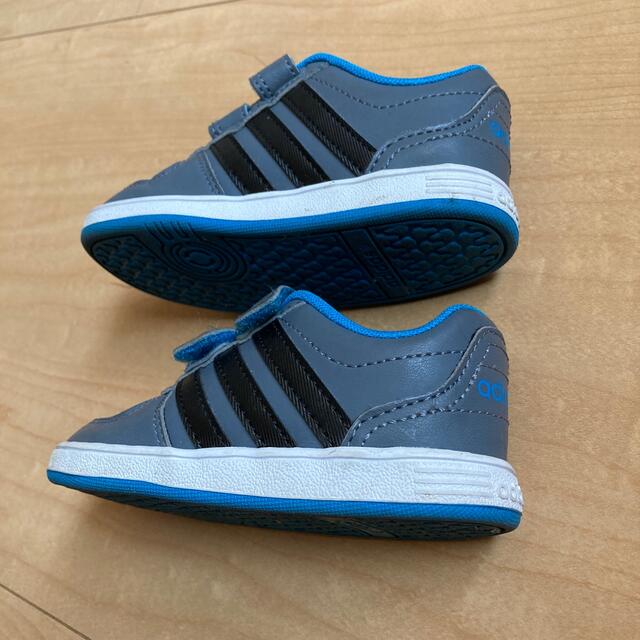 adidas(アディダス)の美品　adidasスニーカー　13センチ　 キッズ/ベビー/マタニティのキッズ靴/シューズ(15cm~)(スニーカー)の商品写真