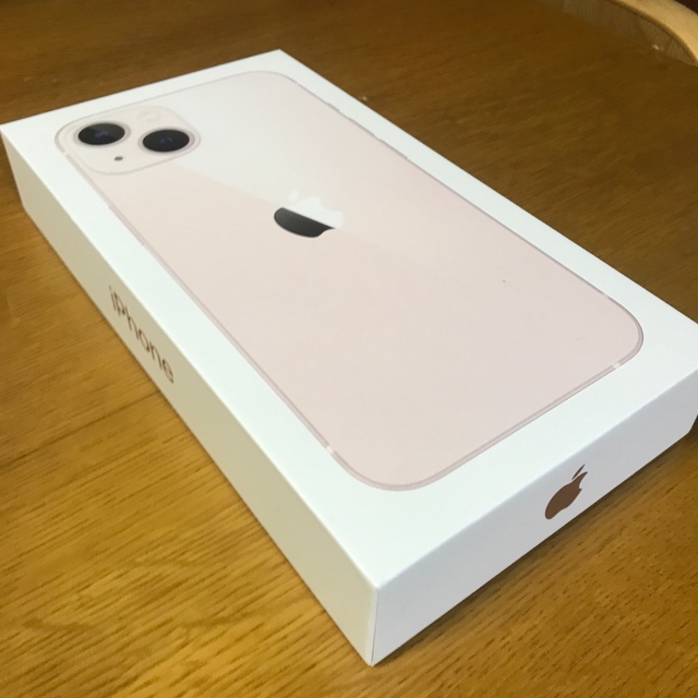 iPhone(アイフォーン)の【新品・未開封】iPhone13 ピンク 256GB スマホ/家電/カメラのスマートフォン/携帯電話(スマートフォン本体)の商品写真