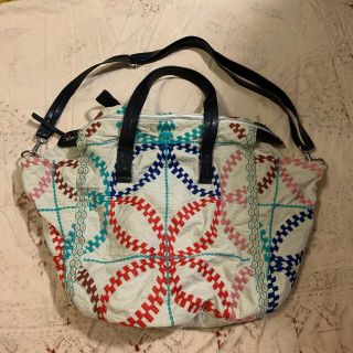 ザラ(ZARA)のZARA 可愛い刺繍コットンバッグ　斜めがけ^ ^(ショルダーバッグ)