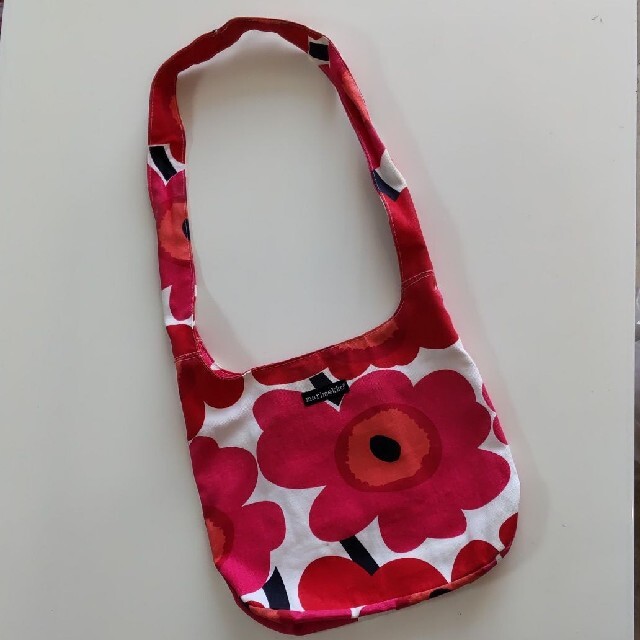 marimekko(マリメッコ)のmarimekko　マリメッコ　ショルダーバッグ レディースのバッグ(ショルダーバッグ)の商品写真