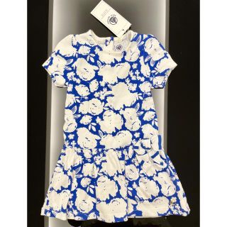 プチバトー(PETIT BATEAU)のタグ付　プチバトー　花柄ワンピース　白×ブルー　12ｍ74(ワンピース)