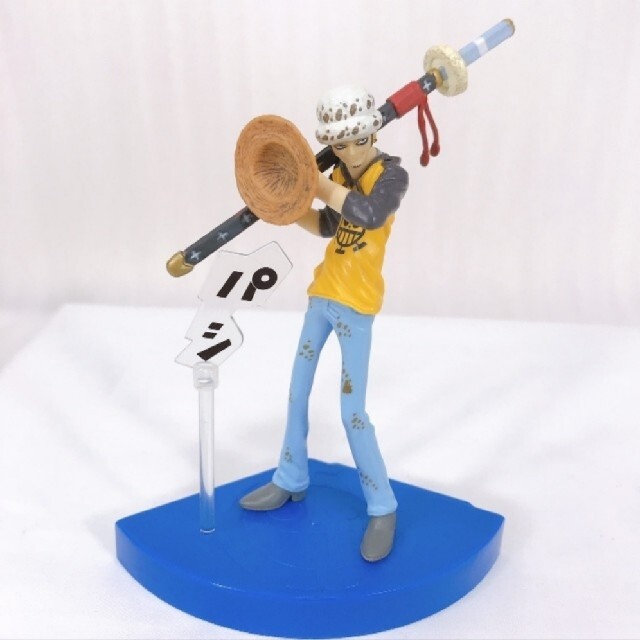 ONE PIECE(ワンピース)の【ワンピース】トラファルガー・ロー サッポロ一番 カレーヌードル 【特典】 エンタメ/ホビーのおもちゃ/ぬいぐるみ(キャラクターグッズ)の商品写真