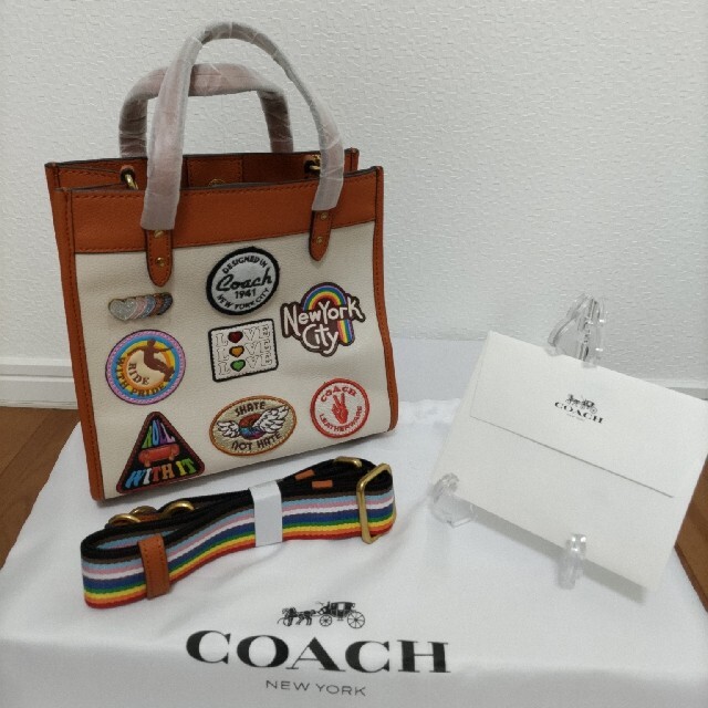 COACH コーチ フィールド トート 22 ウィズ パッチ