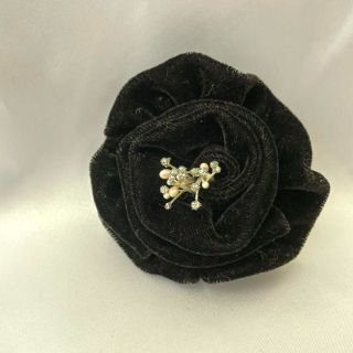 ハンドメイド　コサージュ　黒　お花　薔薇(コサージュ/ブローチ)