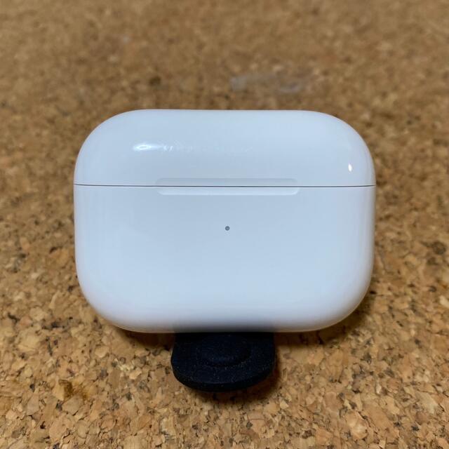 Apple(アップル)の純正　AirPods Pro　エアーポッツプロ　エアーポッズプロ　充電ケース スマホ/家電/カメラのオーディオ機器(ヘッドフォン/イヤフォン)の商品写真