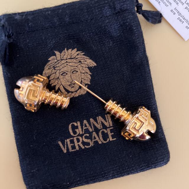 Gianni Versace - ジャンニヴェルサーチ ピンブローチの通販 by