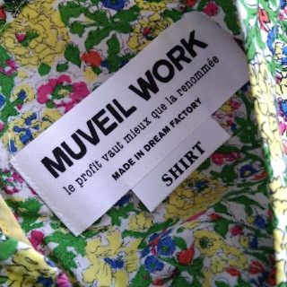 ミュベールワーク(MUVEIL WORK)のMUVEIL WORKS　ミュベールワーク　ボタニカル　リバティ　ブラウス(シャツ/ブラウス(半袖/袖なし))