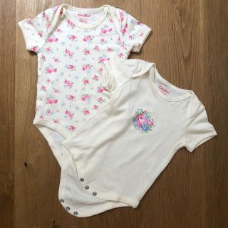 キャスキッドソン(Cath Kidston)のキャスキッドソン 花柄 ロンパース 3-6 mths 2枚セット(ロンパース)