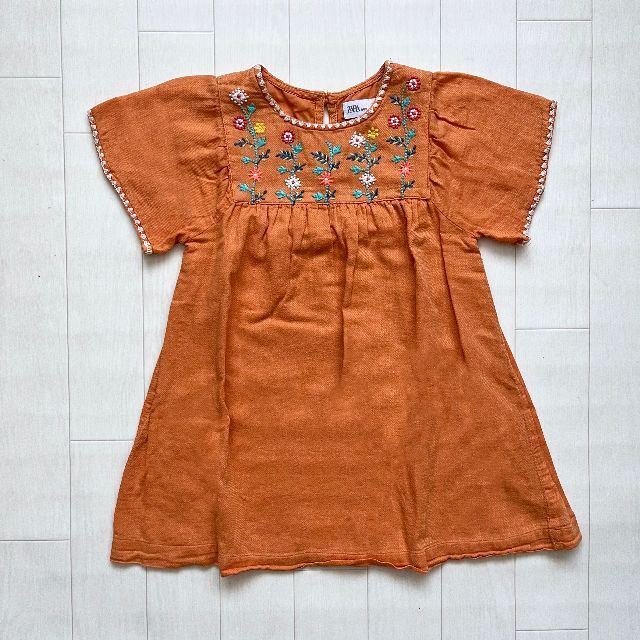 ZARA KIDS(ザラキッズ)の専用★ZARA baby 花柄刺繍ワンピース チュニック 104cm  キッズ/ベビー/マタニティのキッズ服女の子用(90cm~)(ワンピース)の商品写真