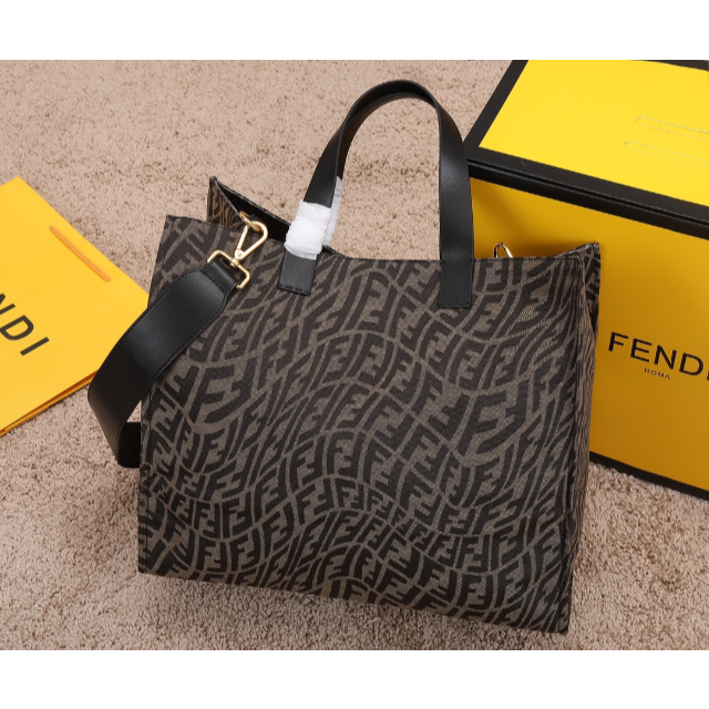FENDI トートバッグ モノグラム ハンドバッグ