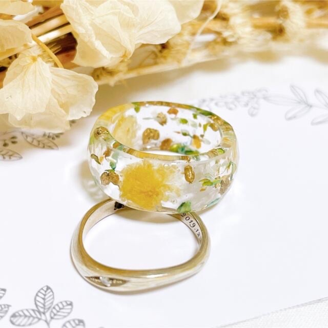 レジンリング　指輪　リング　かすみ草　大人可愛い　キラキラ　13号 ハンドメイドのアクセサリー(リング)の商品写真