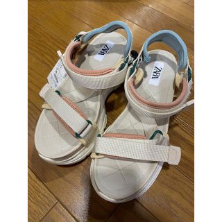 ザラ(ZARA)の☆新品☆ZARA スポーツサンダル 35サイズ(サンダル)