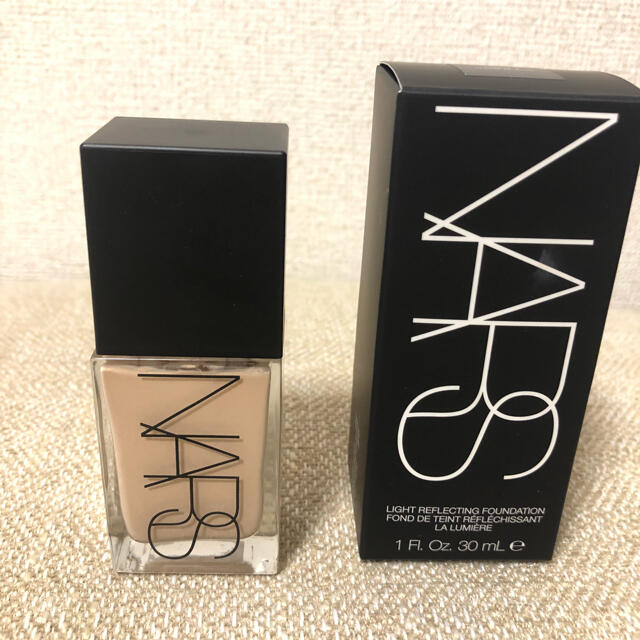 NARS ライトリフレクティングファンデーション