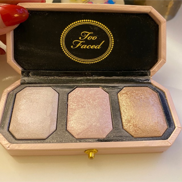 Too Faced(トゥフェイス)のダイヤモンドライト シリーズ～ マルチユース ハイライター トリオ コスメ/美容のベースメイク/化粧品(フェイスカラー)の商品写真