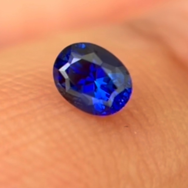 色見本【キューブ作品】プロが認める極上ロイヤルブルーサファイア0.454ct