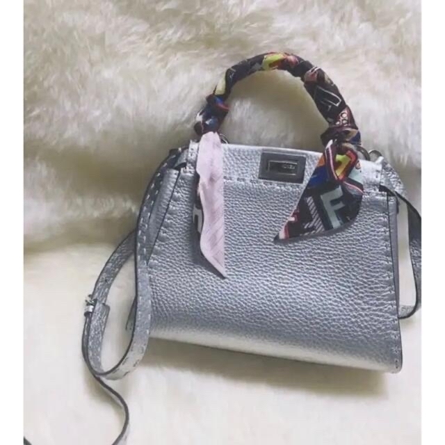 お値下げ❣️FENDI☆ミニピーカブー・シルバーバッグ