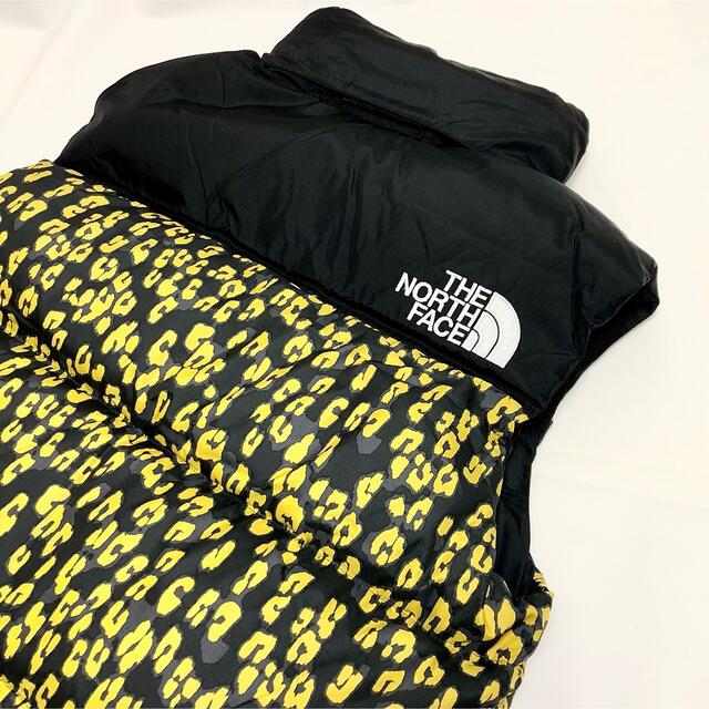 THE NORTH FACE(ザノースフェイス)のノースフェイス ダウン ベスト レオパード柄 豹柄 ブレイブ ヌプシ Nupts レディースのジャケット/アウター(ダウンベスト)の商品写真