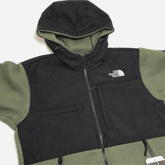 THE NORTH FACE(ザノースフェイス)のノースフェイス デナリ フーディ フリース パーカ ロゴ ワッペン スクエアNT メンズのジャケット/アウター(マウンテンパーカー)の商品写真