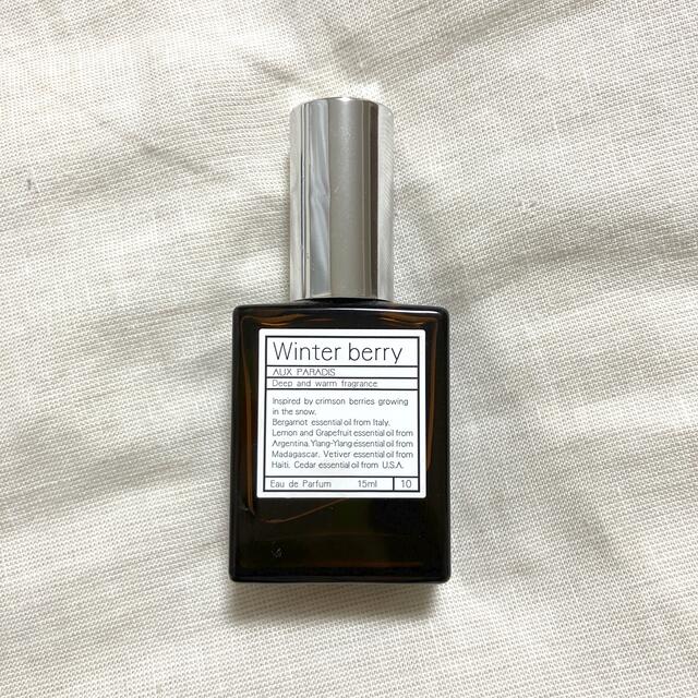 AUX PARADIS(オゥパラディ)のオゥパラディ  パルファム　ウィンターベリー　15ml コスメ/美容のコスメ/美容 その他(その他)の商品写真