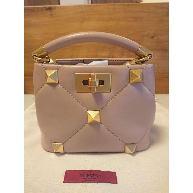 希少VALENTINO ローマンスタッズ ナッパレザーミニ 希少VALENTINO ローマンスタッズ ナッパレザーミニ