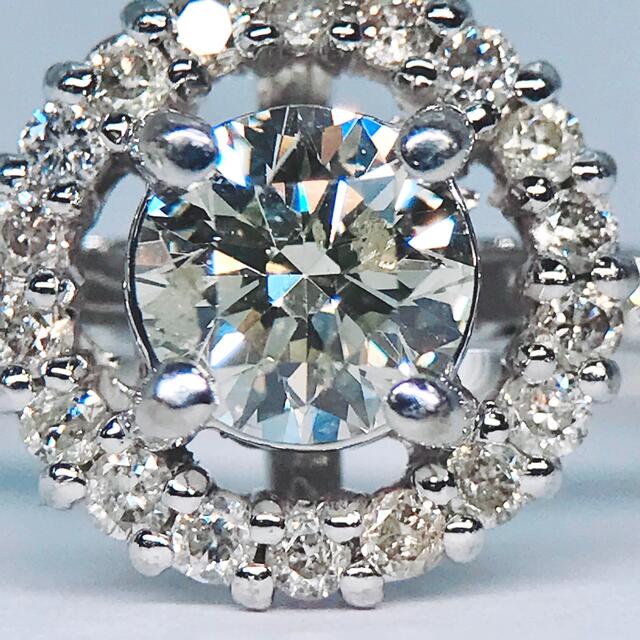 0.70ct ヘイロー ダイヤモンドリング K18WG 中石0.5ctアップ レディースのアクセサリー(リング(指輪))の商品写真
