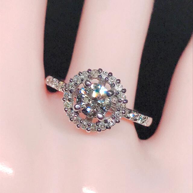 0.70ct ヘイロー ダイヤモンドリング K18WG 中石0.5ctアップ レディースのアクセサリー(リング(指輪))の商品写真