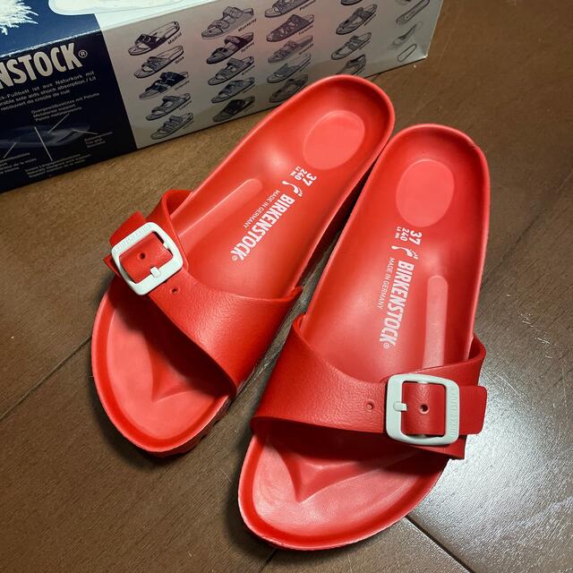 BIRKENSTOCK(ビルケンシュトック)のBIRKENSTOCK ビルケンシュトック Madrid EVA 37 レッド レディースの靴/シューズ(サンダル)の商品写真