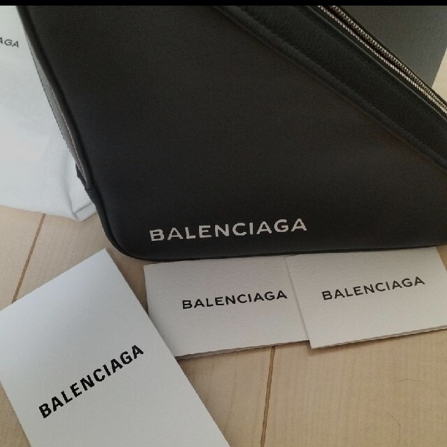 BALENCIAGA トライアングルバッグ 人気の黒-