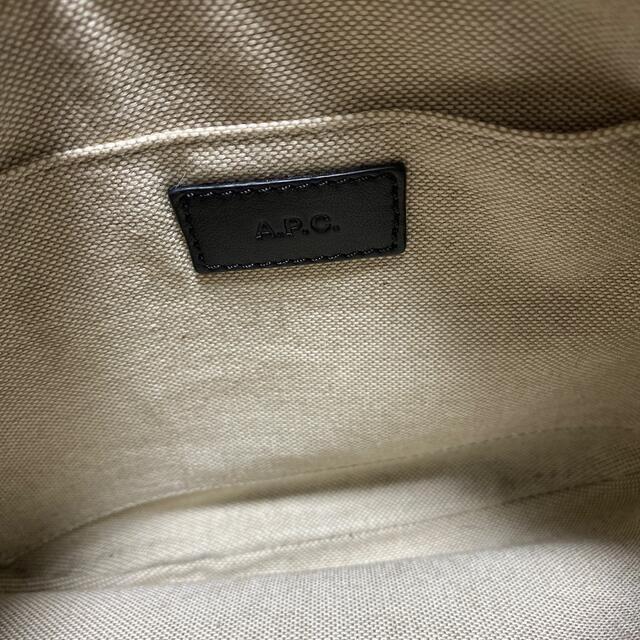 A.P.C(アーペーセー)のA.P.C.レザーショルダーバッグ レディースのバッグ(ショルダーバッグ)の商品写真