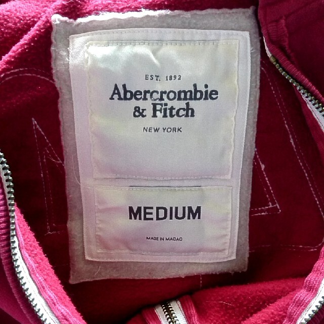 Abercrombie&Fitch(アバクロンビーアンドフィッチ)のアバクロンビー&フィッチ Mサイズ 赤 厚手 パーカー アバクロ メンズのトップス(パーカー)の商品写真