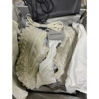 バレンシアガ(Balenciaga)のBALENCIAGA Defender スニーカー　ベージュ　メッシュ＆ナイロン(スニーカー)