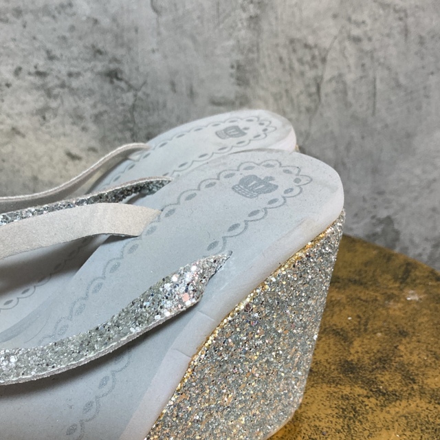 ウェッジソール キラキラ ラメ シルバー ビジュー ギャル Y2K 23.5cm レディースの靴/シューズ(サンダル)の商品写真