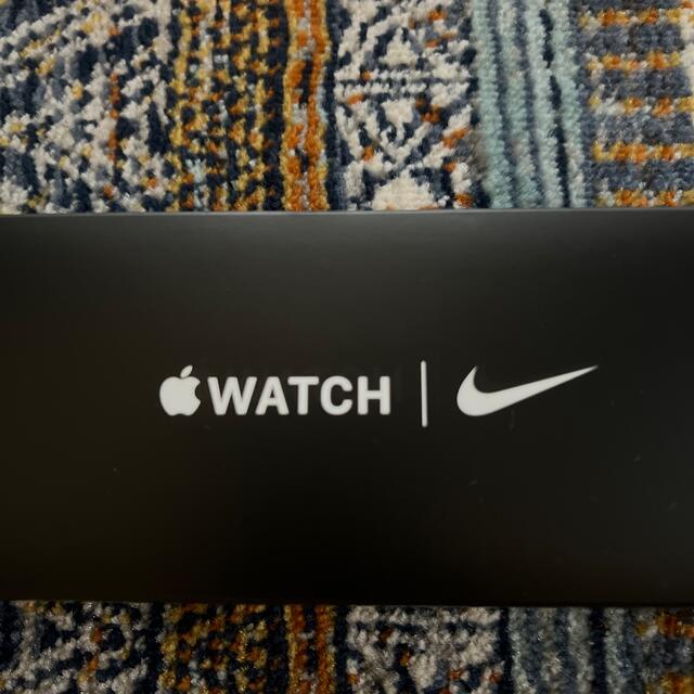 Apple Watch(アップルウォッチ)のApple Watch Nike SE GPSモデル 40mm MKQ33J/A スマホ/家電/カメラのスマートフォン/携帯電話(その他)の商品写真