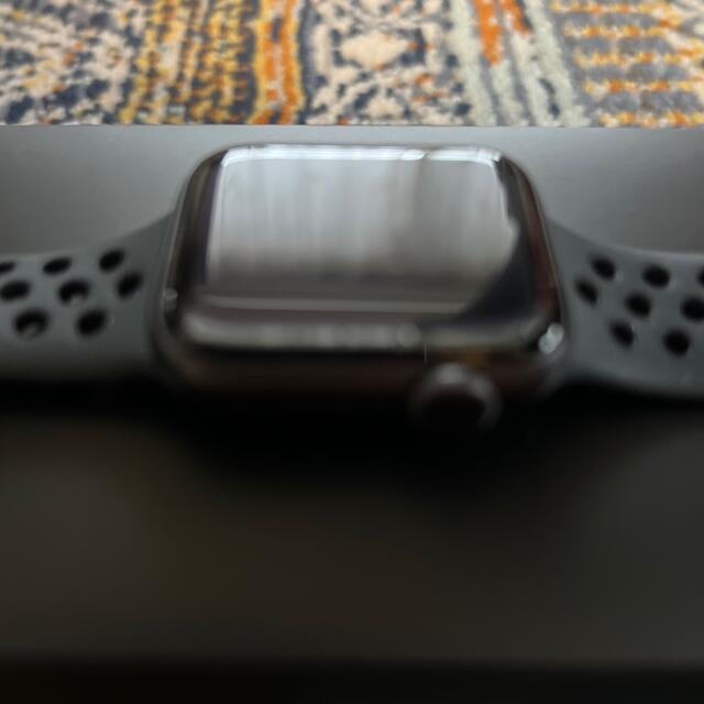 Apple Watch(アップルウォッチ)のApple Watch Nike SE GPSモデル 40mm MKQ33J/A スマホ/家電/カメラのスマートフォン/携帯電話(その他)の商品写真