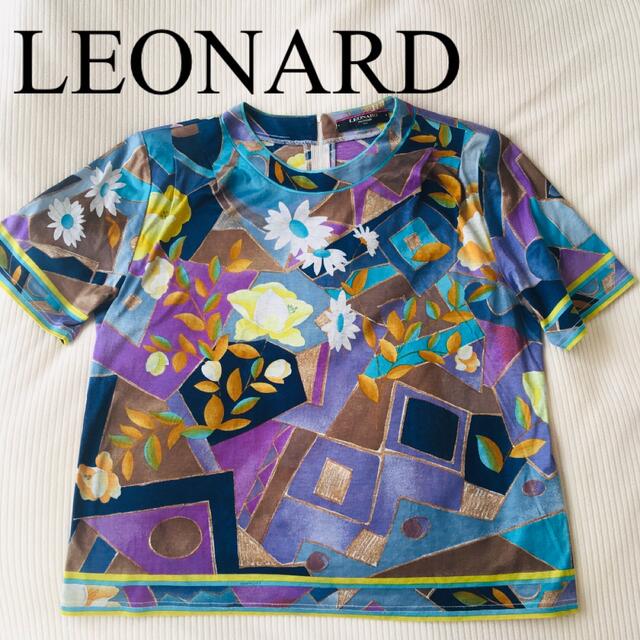 LEONARD(レオナール)のレオナール　トップス　カットソー　半袖　ブルー　花柄 レディースのトップス(シャツ/ブラウス(半袖/袖なし))の商品写真